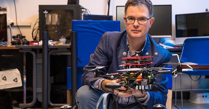 Bert Tanner, a professor of mechanical engineering, leads the new Center for Autonomous and Robotic Systems.